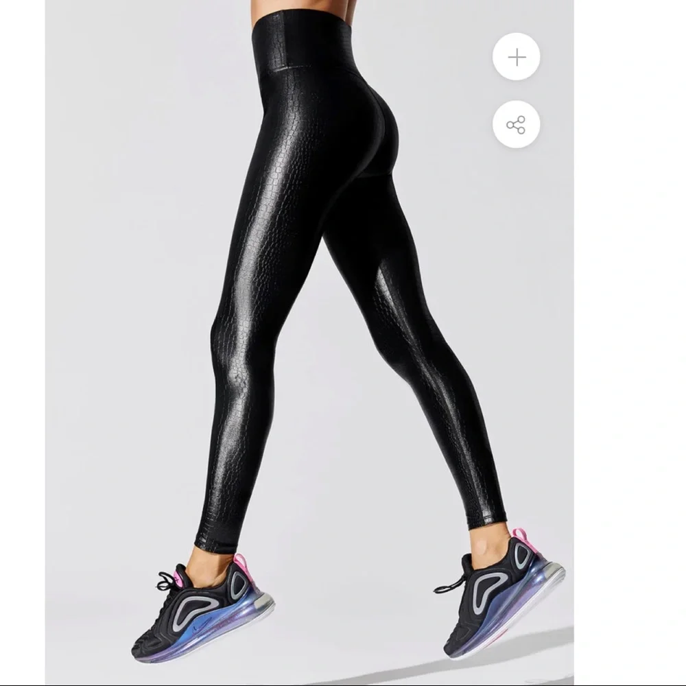 CARBON38 High Rise Full-length Legging in
Crocodile Takara Shine SIZE: Large - Picture 2 of 11